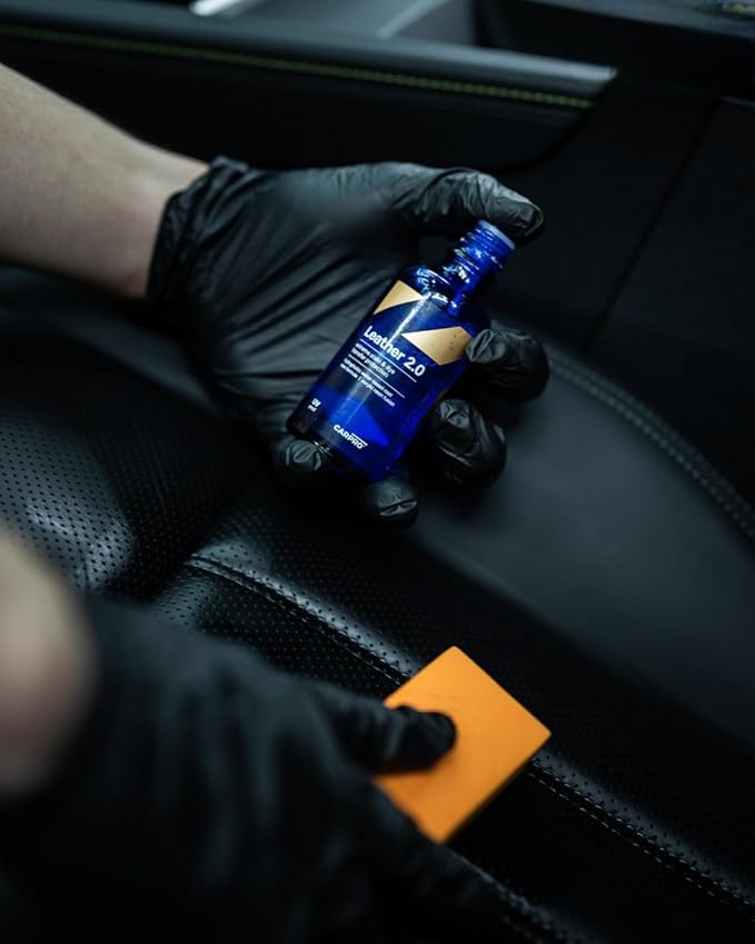 CARPRO CQUARTZ Leather 2.0 - Kit - Hydrophobic & Oil Phobic, Safe on All Car Leather, Resistance to UV, Denim Dye Coloring, Abrasion and Stains (30ml Kit)