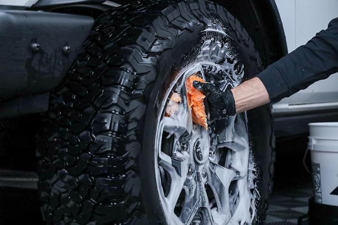 CARPRO Fingerprint - Precision Mini Microfiber Wheel Wash Mitt for Complex Rim Designs Intricate Grilles, Tight Trim, and Other Hard-to-Reach Areas (1 Pack)