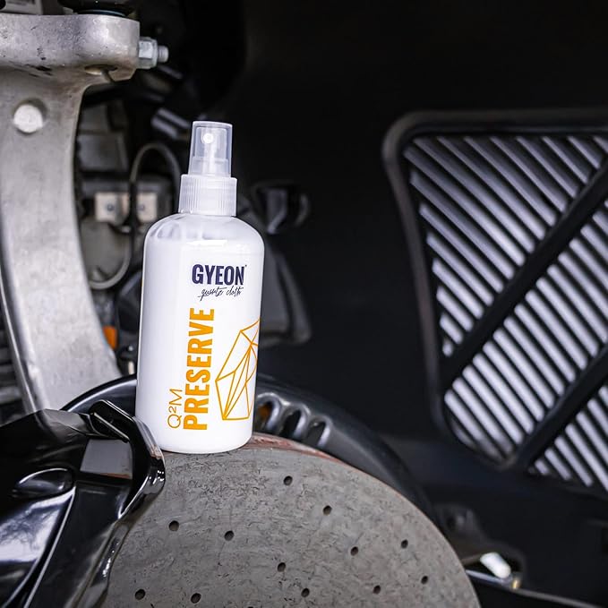 Gyeon Quartz Preserve 250ml - Dashboard Protectant - Protect and Maintain - UV Protection - Anti Static - Natural Finish - Safe for Car Vinyl, Plastics, Rubber, Synthetics
