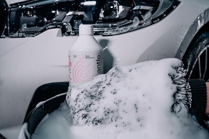 Daily Shampoo – pH Neutral Car Wash Soap | Highly Concentrated, Biodegradable Formula | No SLES/SLS, No Waxes or Polymers | Great Glide, Long Dwell Time, Quick Rinse | Fruity Scent – 500ml