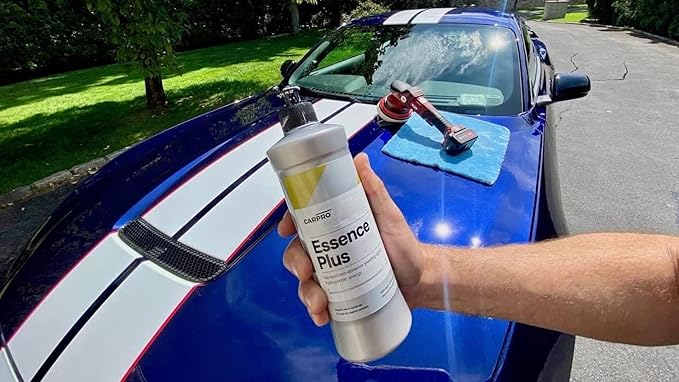 CARPRO Essence Plus Non-Abrasive Gloss Agent, SiO2, Blend of Ceramic Coat Repair Agents, High Gloss Quartz Resins, and Hydrophobic Nanoparticles for Repairing Durable Ceramic Coatings - 500ml (17oz)