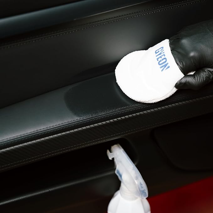 Gyeon Leather Interior Care Kit – LeatherCleaner Strong 500ml & LeatherCoat 120ml for Deep Cleaning and UV-Resistant Protection of Leather Surfaces