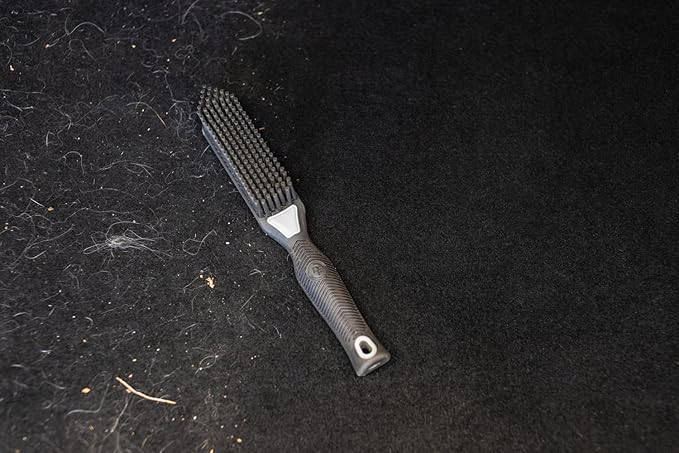 Detail Factory - Pet Hair Brush - Triangular Wedge Tip - Rubber Bristles to Trap and Remove Hair - Metal-Free Design - Rubberized ProGrip Ergonomic Design
