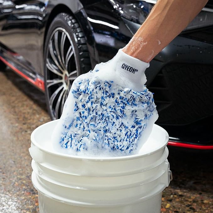 Gyeon Smoothie EVO Microfiber Car Wash Mitt Edgeless Synthetic Korean Microfiber Wash Glove Scratch‑Free Paint Safe Car Detailing Tool Professional Grade Gloss Enhancing Dirt Lifting Mitt
