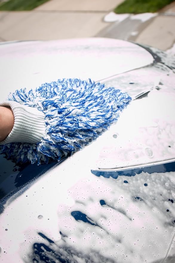 Premium Microfiber Wash Mitt - 70/30 Blend, Foam Padding, Scratch-Free, Lint-Free, 8in x 11in, Blue (1-Pack)