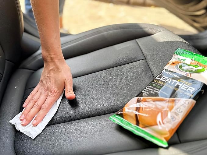 Turtle Wax Luxe Leather Wipes - Car Interior Cleaner, Quick 1-Step Solution - Clean, Condition & Protect Leather, Vinyl & Rubber - Non-Greasy Formula Removes Dirt & Grime