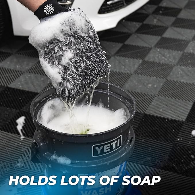The Rag Company - 4-Piece Premium Essential Car Wash Kit - Includes Famous Gauntlet Drying Towel, Cyclone Wash Mitt + Wash Pad, and Premium NanoMagic Car Shampoo