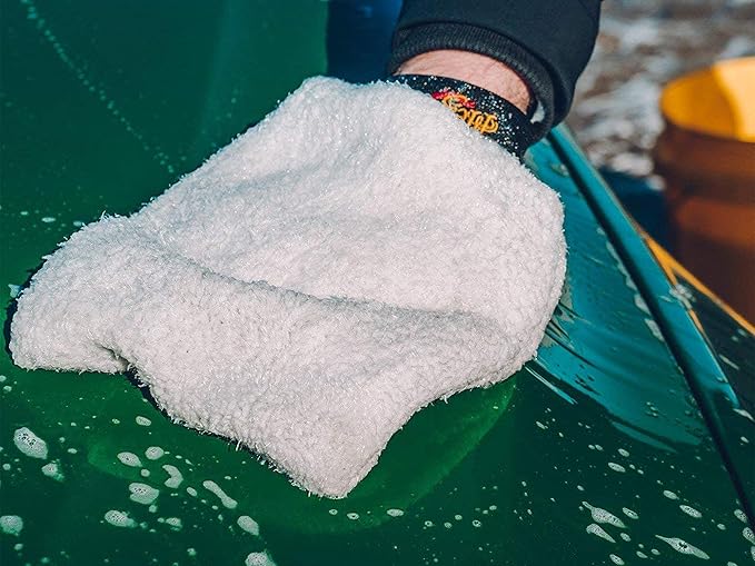 Meguiar's Car Wash Bundle - 1 Gallon Ultimate Wash & Wax, Car Wash Soap with Additional Wax Protection and Microfiber Mitt, Premium Car Wash Mitt - The Perfect Car Wash Kit