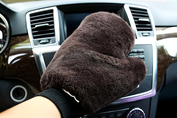 Sheepskin Wash Mitt (Brown)