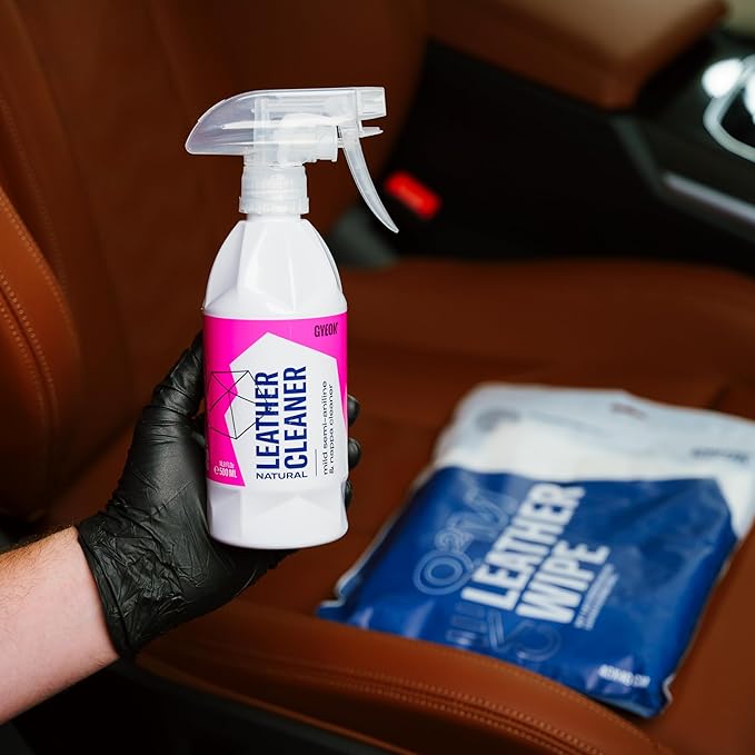 GYEON LeatherCleaner Natural – Mild pH-Balanced Leather Cleaner for Semi-Aniline & Nappa Leather – Removes Oily Residue, Discoloration & Dirt – No Residue Formula for Luxury Interior Detailing Prep
