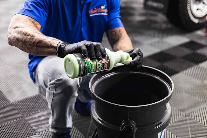 CarCandy - Candy Apple Suds - Carnauba Wax Concentrated Car Wash - Spot-Free Rinse With Pleasant Apple Scent - 1 Quart