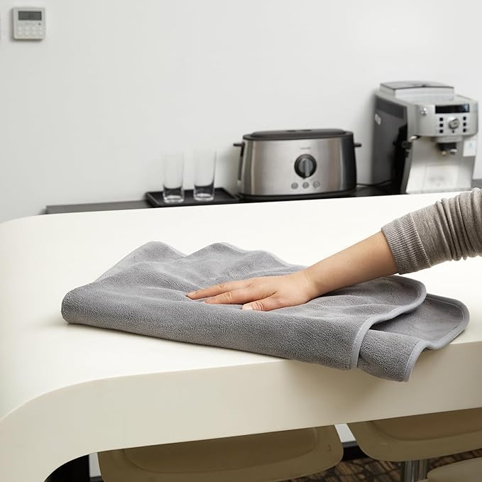 Amazon Basics Super Absorbent Microfiber Car Drying Towel, Streak-Free, Non-Abrasive, 36"L x 25"W, Gray