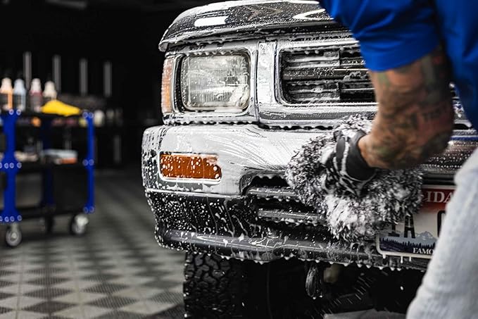 CarCandy - Candy Apple Suds - Carnauba Wax Concentrated Car Wash - Spot-Free Rinse With Pleasant Apple Scent - 1 Quart
