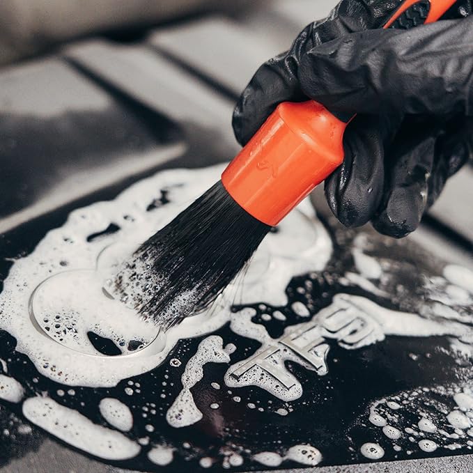 Maxshine Universal Red & Black Combo Detailing Brush – Versatile Brush for Interior & Exterior Cleaning – Ideal for Wheels, Vents, Badges & More