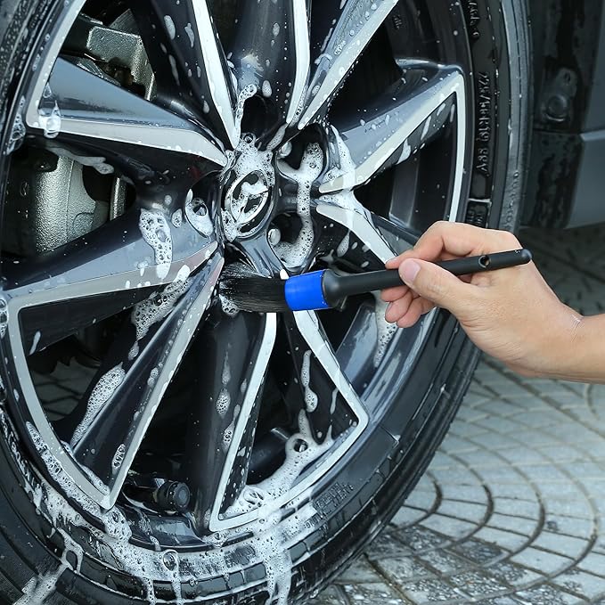 TAKAVU Wheel Tire Brush (Stiff Bristle)