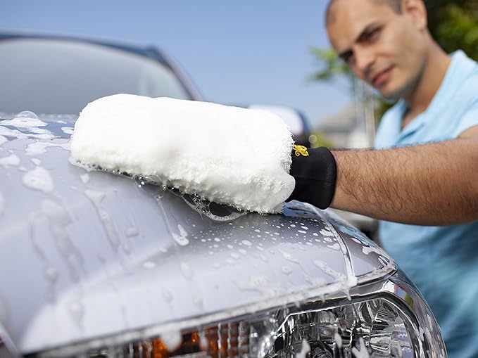 Meguiar's Car Wash Bundle - 1 Gallon Ultimate Wash & Wax, Car Wash Soap with Additional Wax Protection and Microfiber Mitt, Premium Car Wash Mitt - The Perfect Car Wash Kit