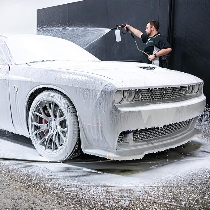 Gyeon Foam Premium Car Pre‑Wash Snow Foam for Safe Paint Cleansing Deep Clinging Suds Touchless Pre‑Wash Cleaning Solution for Coating Maintenance Safe Pressure Washer for Car Exterior