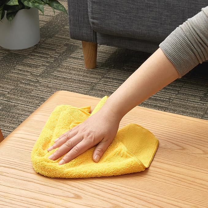 Amazon Basics Microfiber Car Drying Towels, Highly Absorbent, Lint Free, Scratch Free, Buffing and Polishing, Auto Detailing, No Streaks, Soft, Quick Drying, 16" x 16", Yellow, 3-Pack